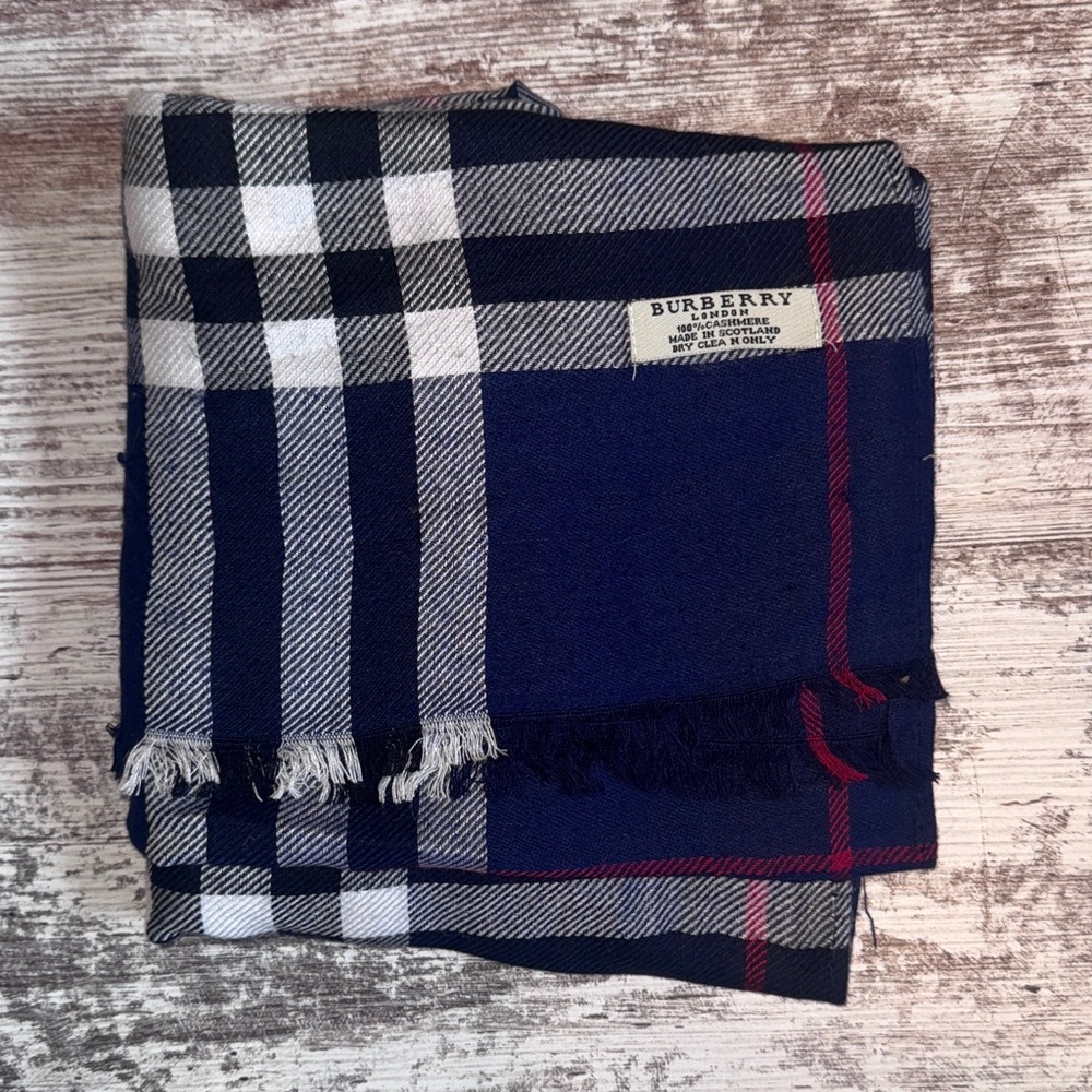 Burberry‎ Blue and White Plaid Scarf with Fringe - Picture 3 of 5